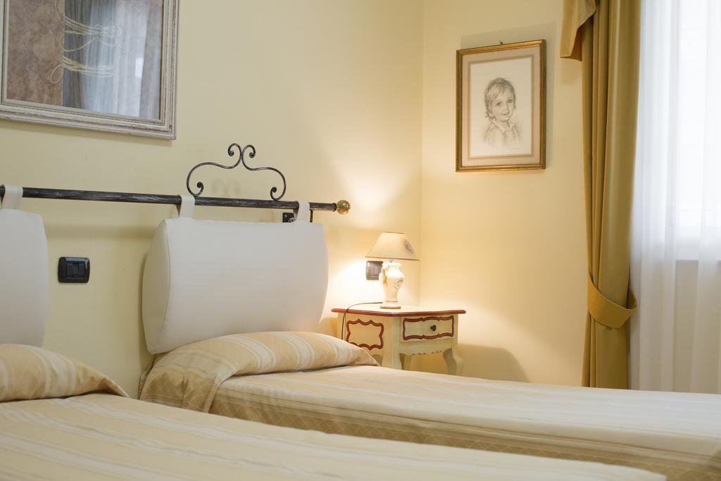 Relais Du Lac Дезенцано-дель-Гарда Экстерьер фото
